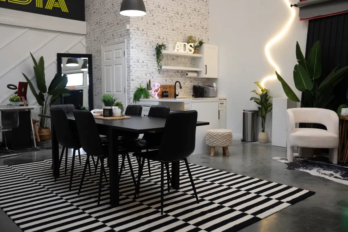 NIKA MEDIA Studio 1